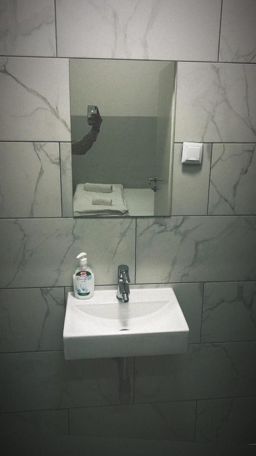 Private Room Near Vienna City Center 1 ภายนอก รูปภาพ